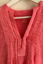 Load image into Gallery viewer, 120-percent-lino-tunic-in-coral-at-bowns-cambridge
