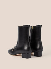 Load image into Gallery viewer, The Keep Women's Black Russet Boots