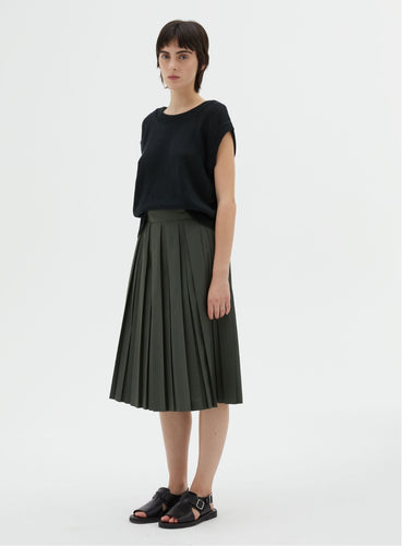 margaret-howell-women-ss24-modern-pleat-skirt-cotton-polyester-faded-green