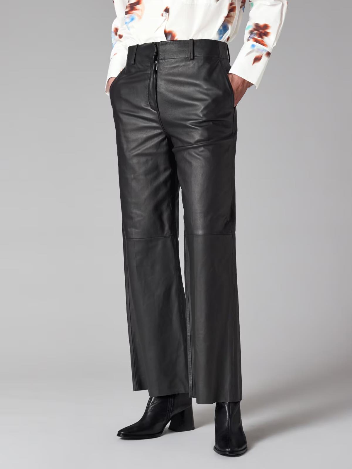 Paul Smith Women's Black Leather Straight-Leg Trousers W2R-340TL