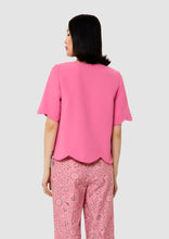 Load image into Gallery viewer, tara-jarmon-timothy-womens-pink-crepe-scalop-top
