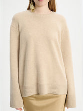 Load image into Gallery viewer, Dorothee-Schumacher-Luxury-Comfort-Pullover

