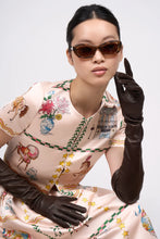 Load image into Gallery viewer, Paul &amp; Joe VOYAGE short-sleeved short jacket in printed duchess satin
