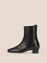 Load image into Gallery viewer, The Keep Women's Black Russet Boots
