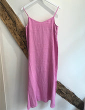 Load image into Gallery viewer, hartford-rubine-linen-dress

