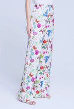 Load image into Gallery viewer, l-agence-silk-gavin-trousers-with-botanical-print-bowns
