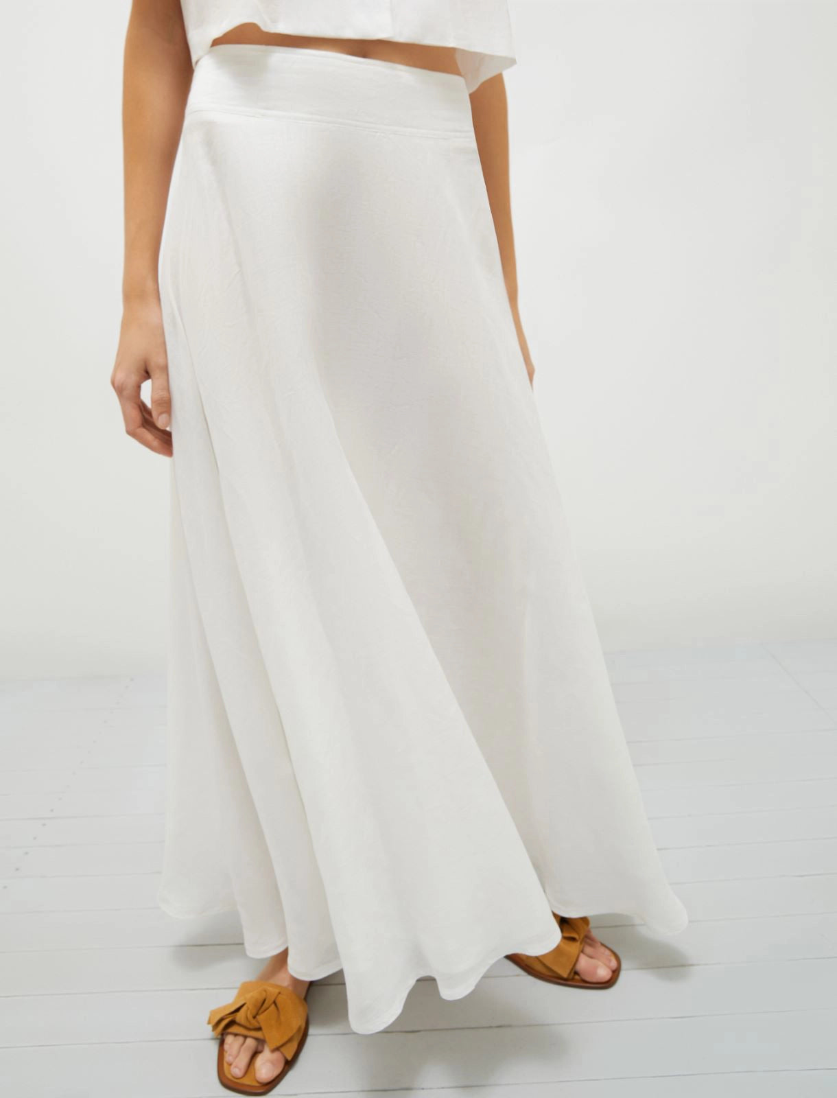 Marella Women's NIPPON Ramie Skirt - White – bowns cambridge Marella Women's NIPPON Ramie Skirt - White – bowns cambridge