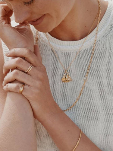 rsn3-p-gp_pea_large_link_necklace_single_pearl_alex_monroe_aw24_ba8f6515-f0a1-4a1c-b40f-6cae0ee1193b