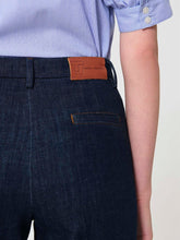 Load image into Gallery viewer, tara-jarmon-womens-jerome-jeans-in-raw-denim
