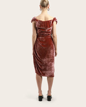 Load image into Gallery viewer, Vivienne Westwood Women&#39;s Ginnie Amber Dress In Peony
