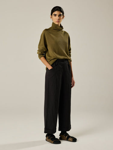 Margaret-Howell-Relaxed-Crop-Trousers-Cotton-Linen-Twill-Black