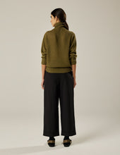 Load image into Gallery viewer, Margaret-Howell-Relaxed-Crop-Trousers-Cotton-Linen-Twill-Black
